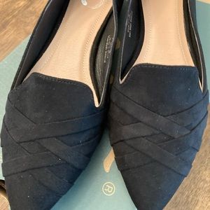 New.. never worn Women’s black suede flats. Size 9